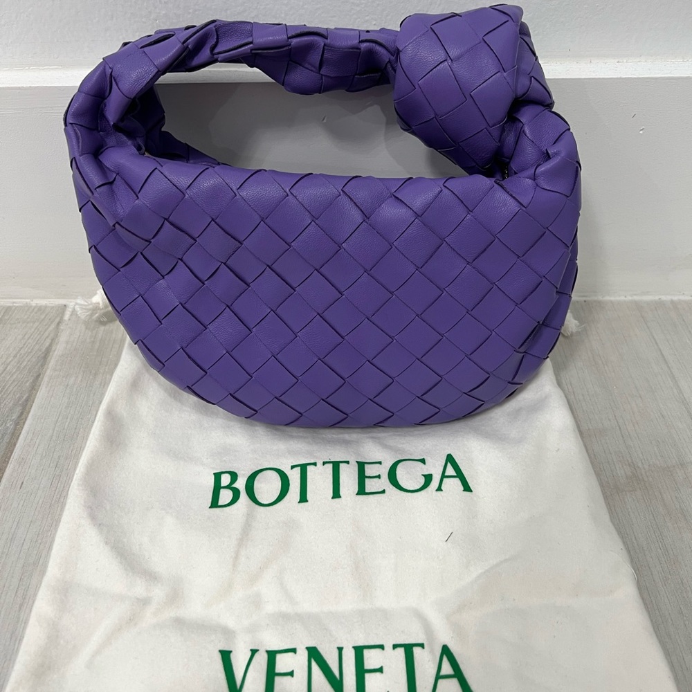 Bottega Veneta
Mini Jodie Bag
